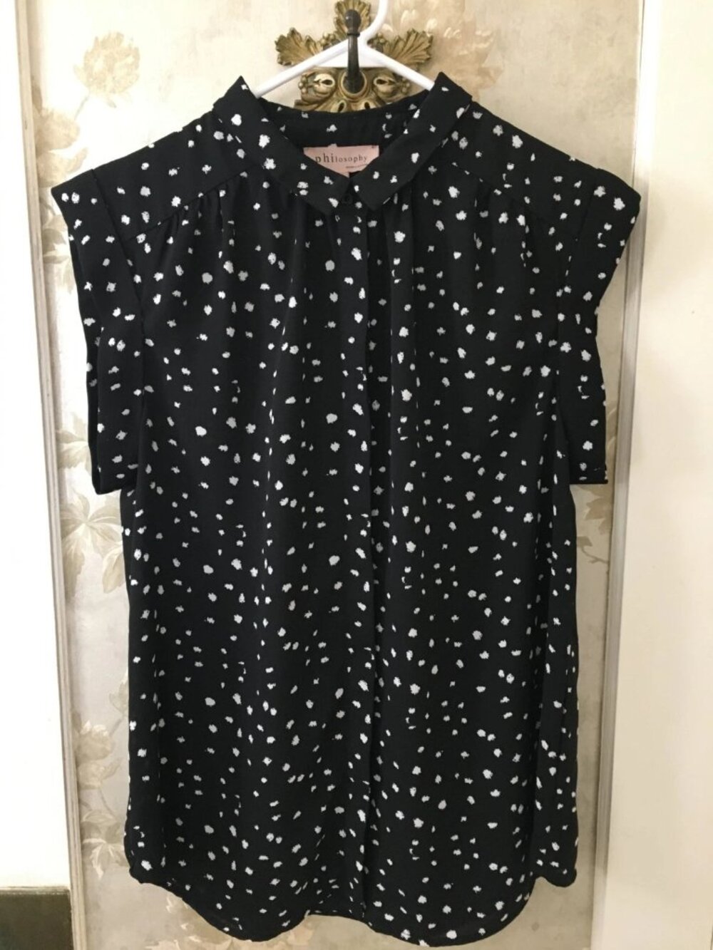 Philosophy Women's Black & White Dot Short Sleeve Blouse Top-Size Large